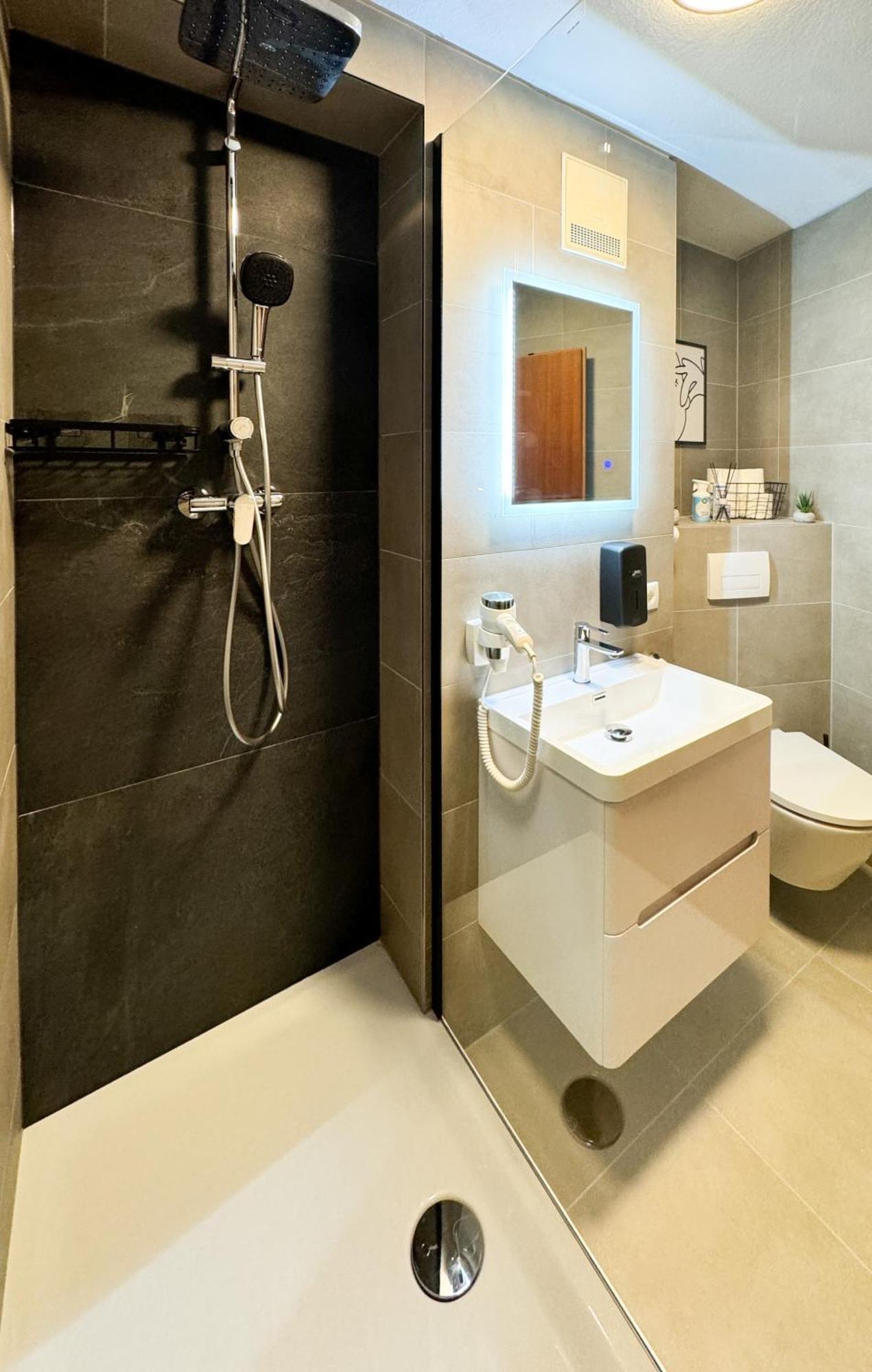 Modern Living In Karlsruhe - Frieden Apartments Luaran gambar
